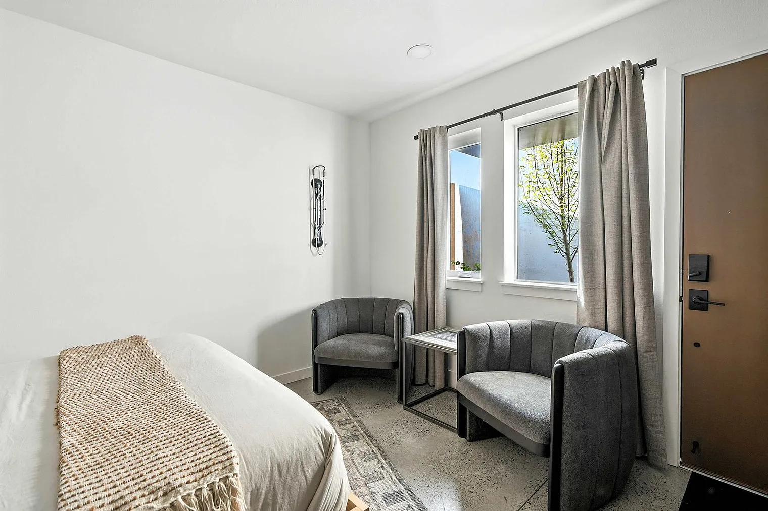 Studio, 1.0 bath, 290 sqft, $2,369 — Photo 2