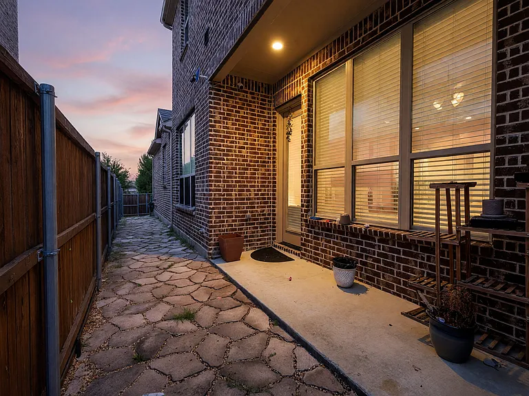 4248 Del Rey Ave — Photo 36