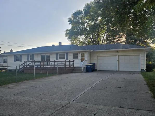 1438 4th Ave NW, Jamestown, ND 58401