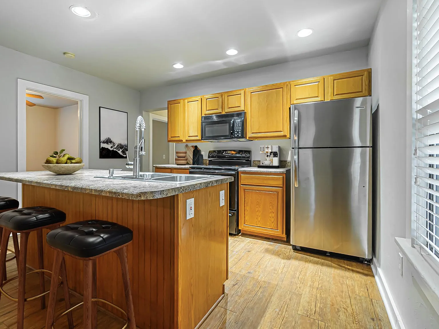 1424 Morland Ave — Photo 4