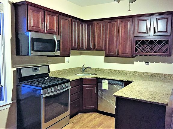 2nd image of 3926 W Byron St Unit 2