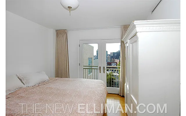 Sold by Douglas Elliman | media 14