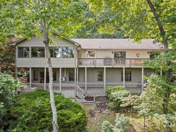 230 Maple Hill Dr, Flat Rock, NC 28731