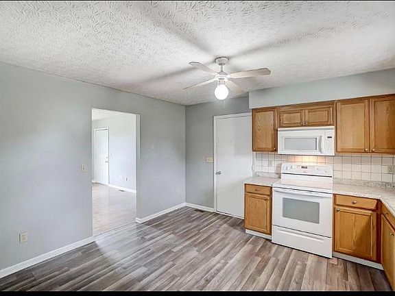 3rd image of 8607 Fairbrook Ave
