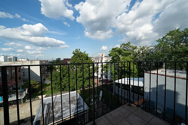 Rented by Sterling Realty Solution Inc | media 14