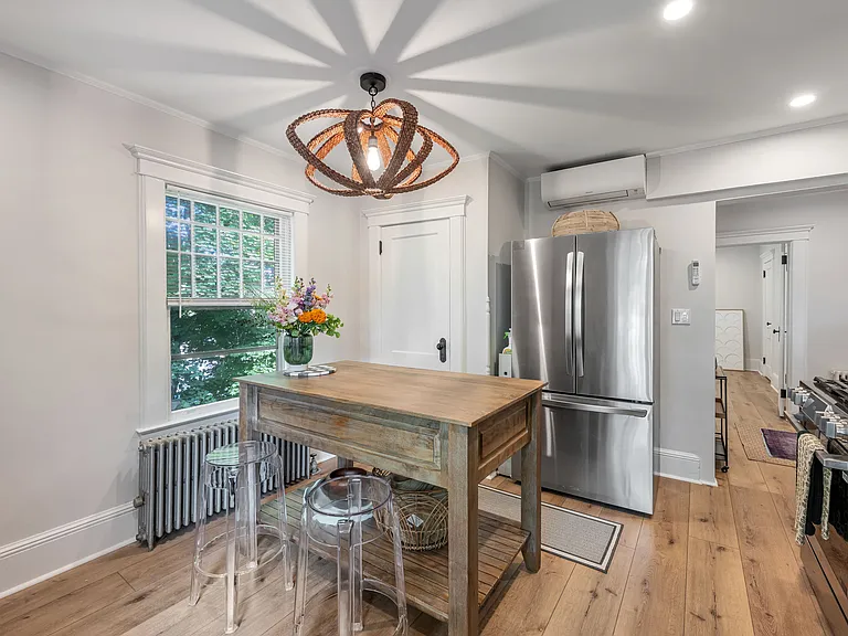 34 Washington Pl #2 — Photo 4