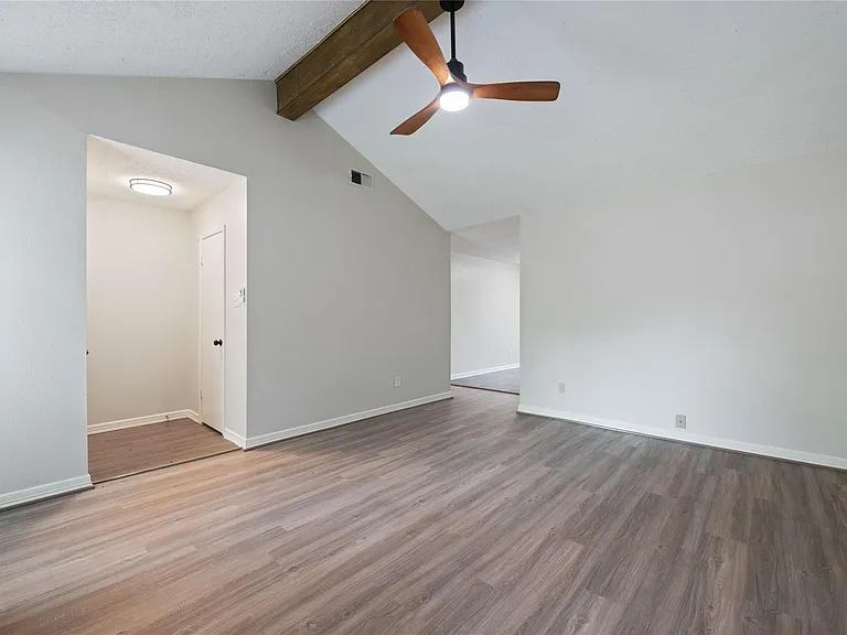 11805 Southlake Dr — Photo 6