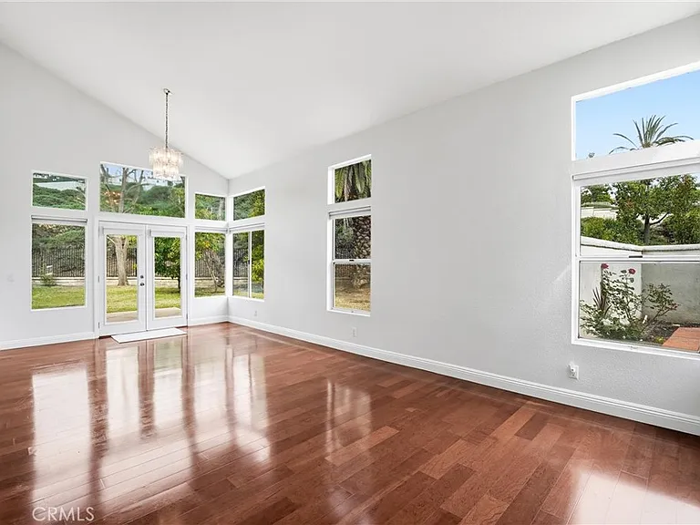 23302 Vista Carillo — Photo 4