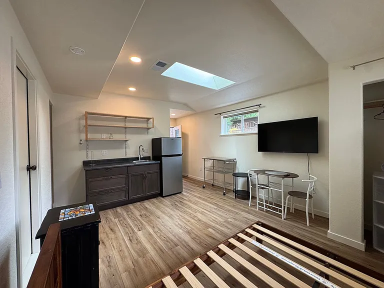 346 California Ave — Photo 3