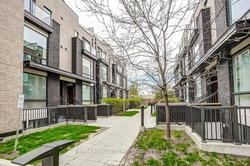 Building Photo - 30 Fieldway Rd #Townhouse 97