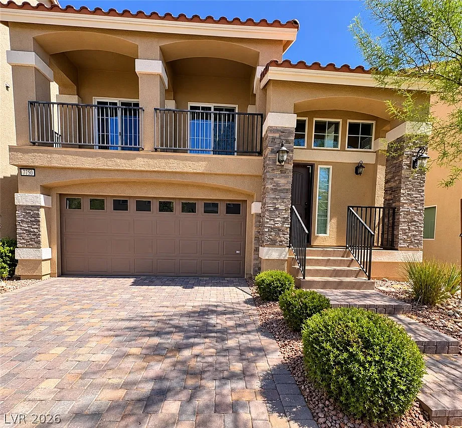 3 bed, 2.0 bath, 2010 sqft, $2,552 — Photo 1