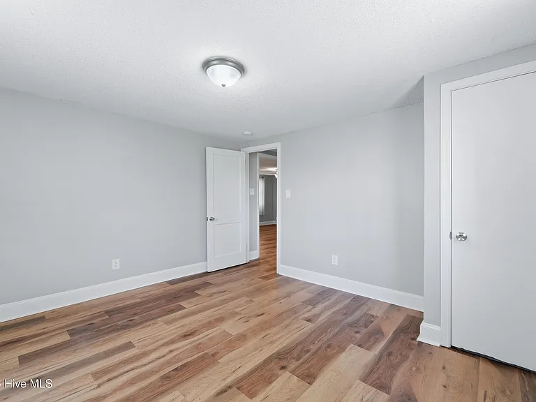 127 Moosehart Ave — Photo 15