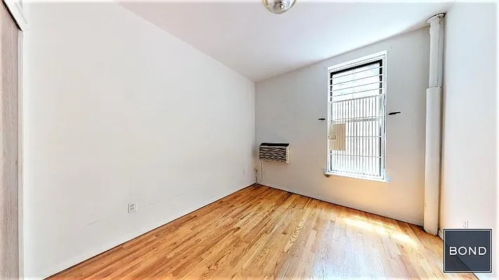 Rented by Bond New York | media 5