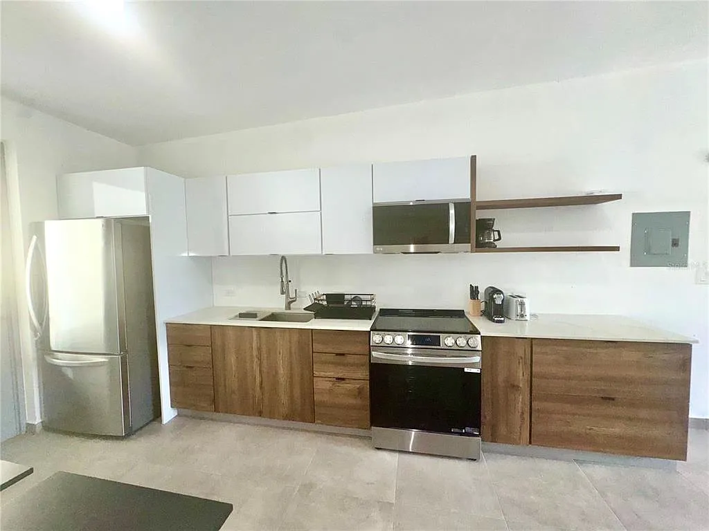 2 bed, 2.0 bath, 890 sqft, $2,500 — Photo 4