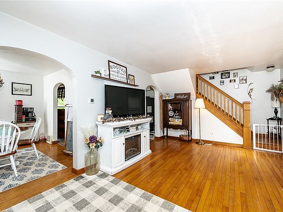 4th image of 463 Butler Rd W