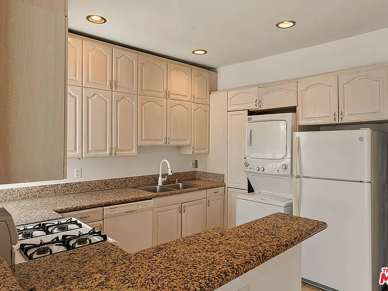 923 Euclid St #302 — Photo 6