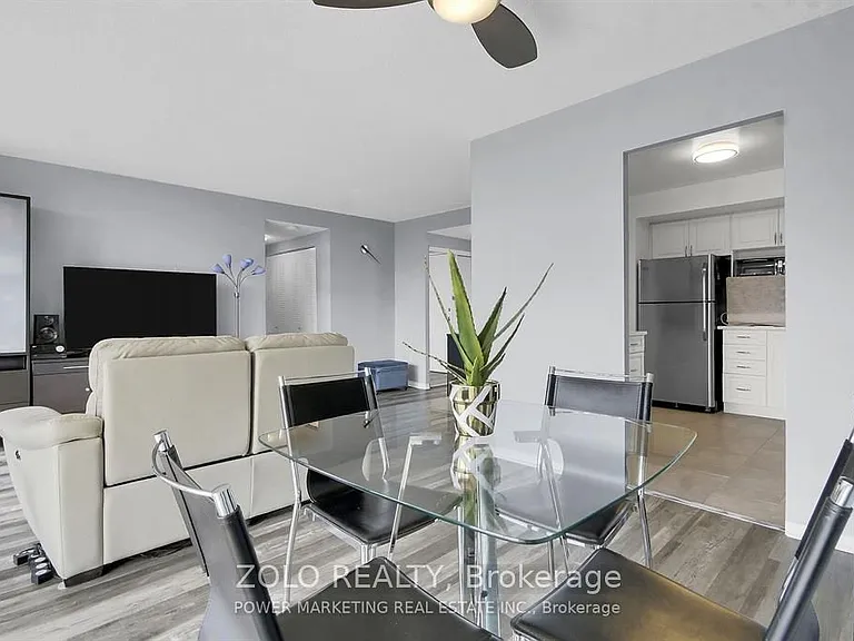 2759 Carousel Cres #1206 — Photo 14