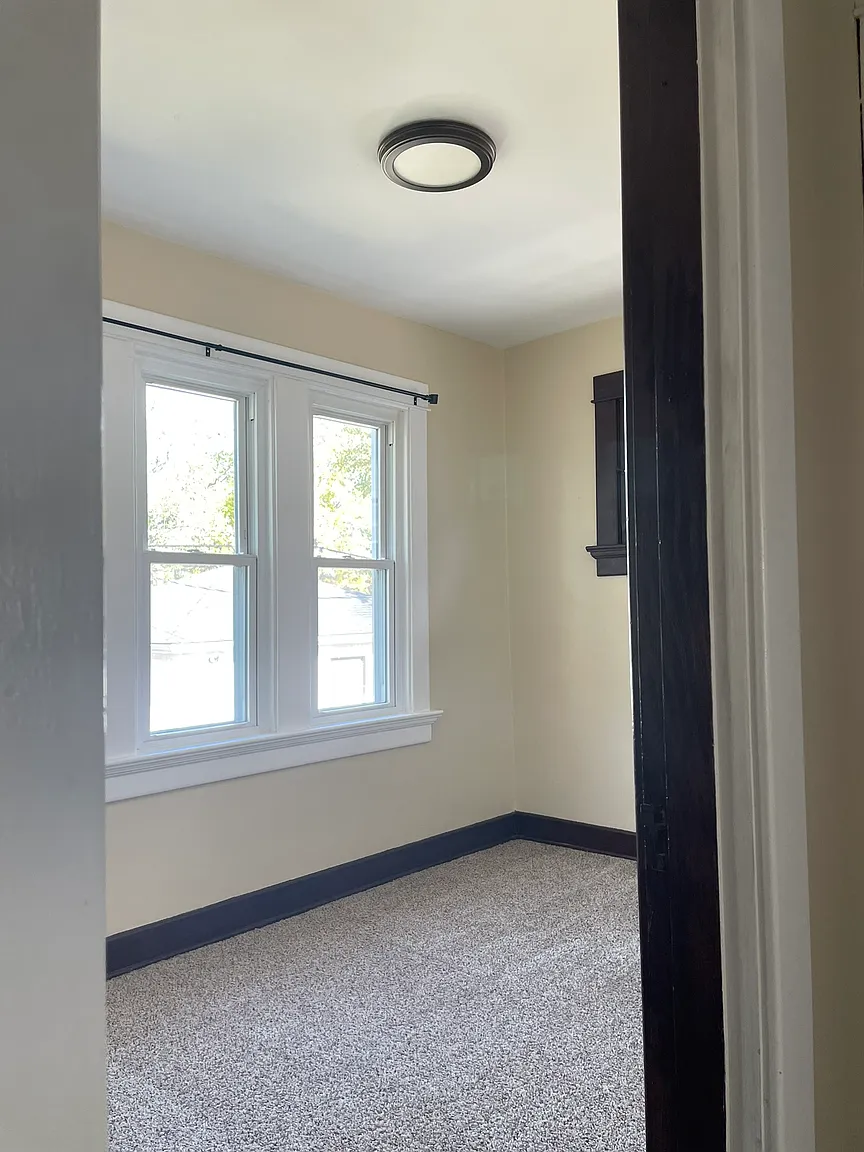 101 Ashwood Ave photo 1