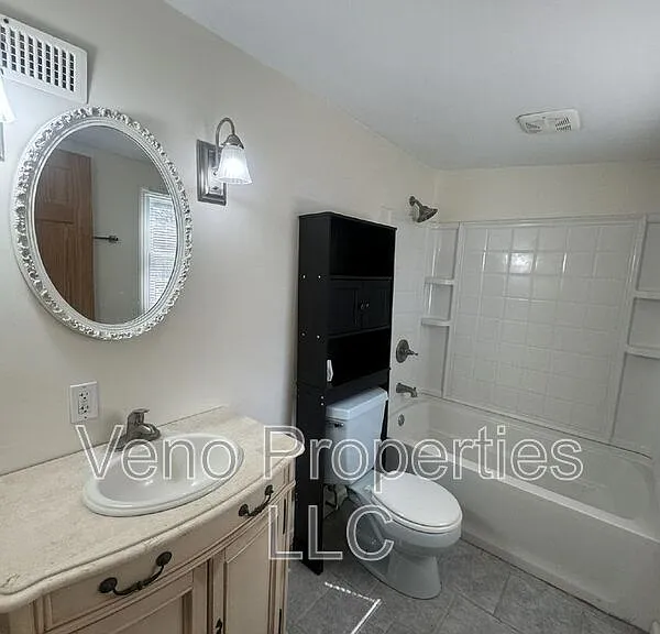 83 Middle St #2 — Photo 9