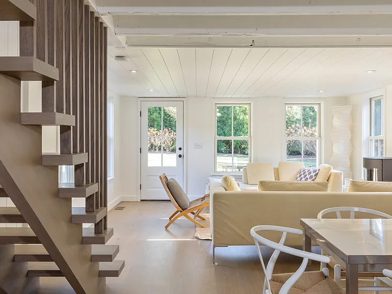 137 Accabonac Rd — Photo 1