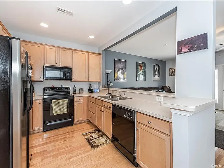 11335 Dundarrach Ln — Photo 8