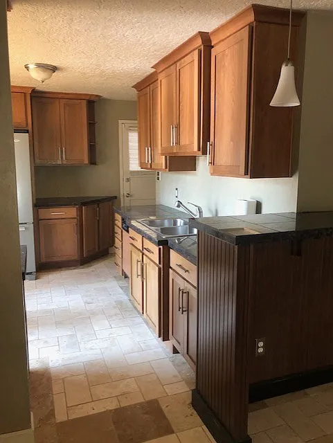 4 bed, 1712 sqft, $2,400 — Photo 2