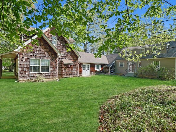 35 Harding Street, Pearl River, NY 10965