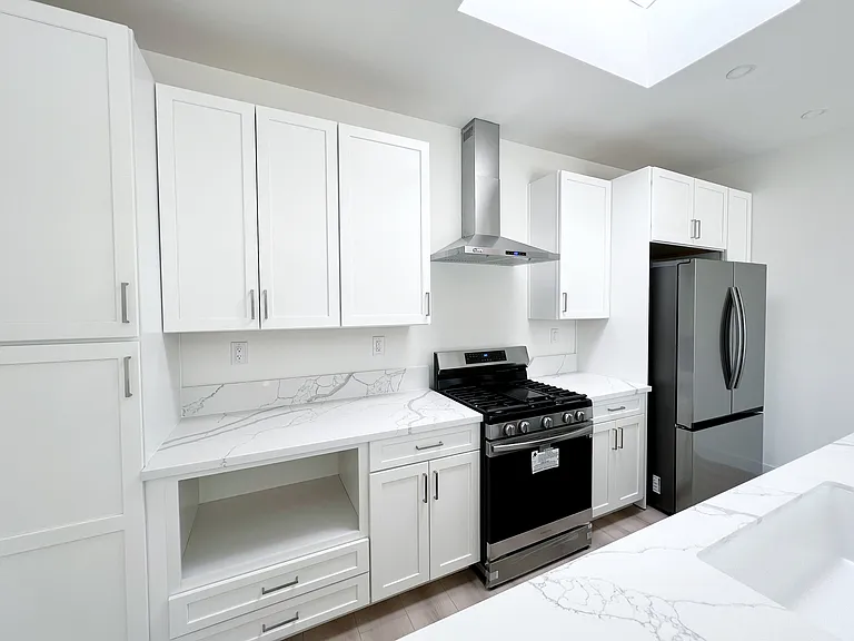 637 Pine Tree Ln — Photo 5
