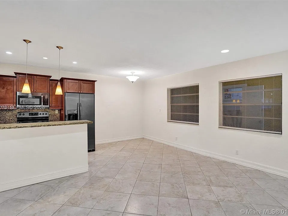 4050 NE 12th Ter #35-2