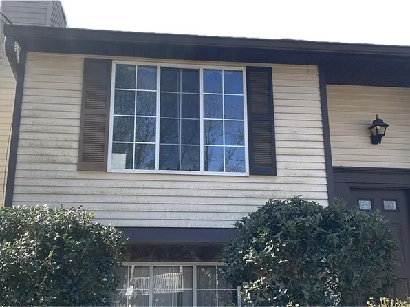 4233 Village Square Ln, Stone Mountain, GA 30083