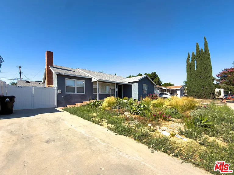 15449 Septo St — Photo 2