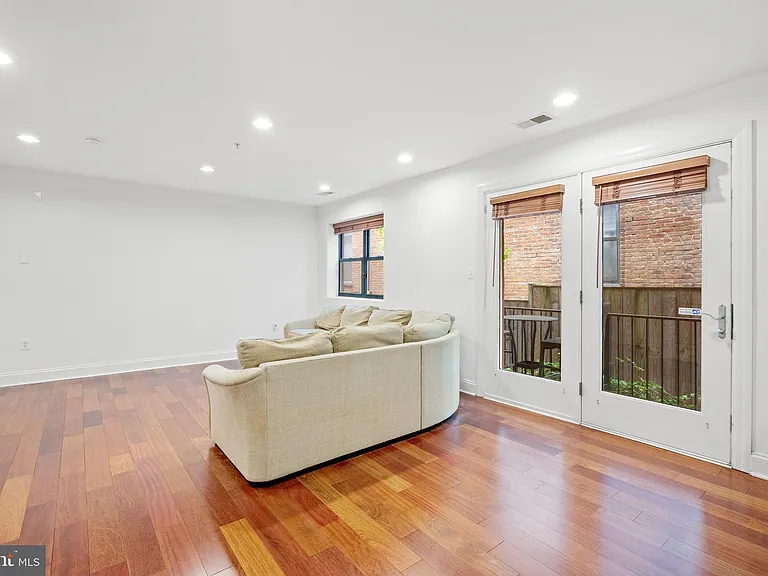 1354 Euclid St NW #202A — Photo 4