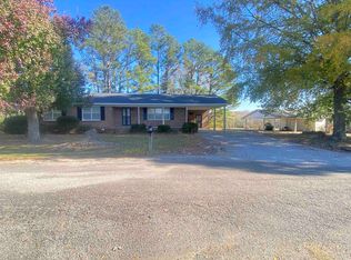 142 Lake Dr, Adamsville, TN 38310