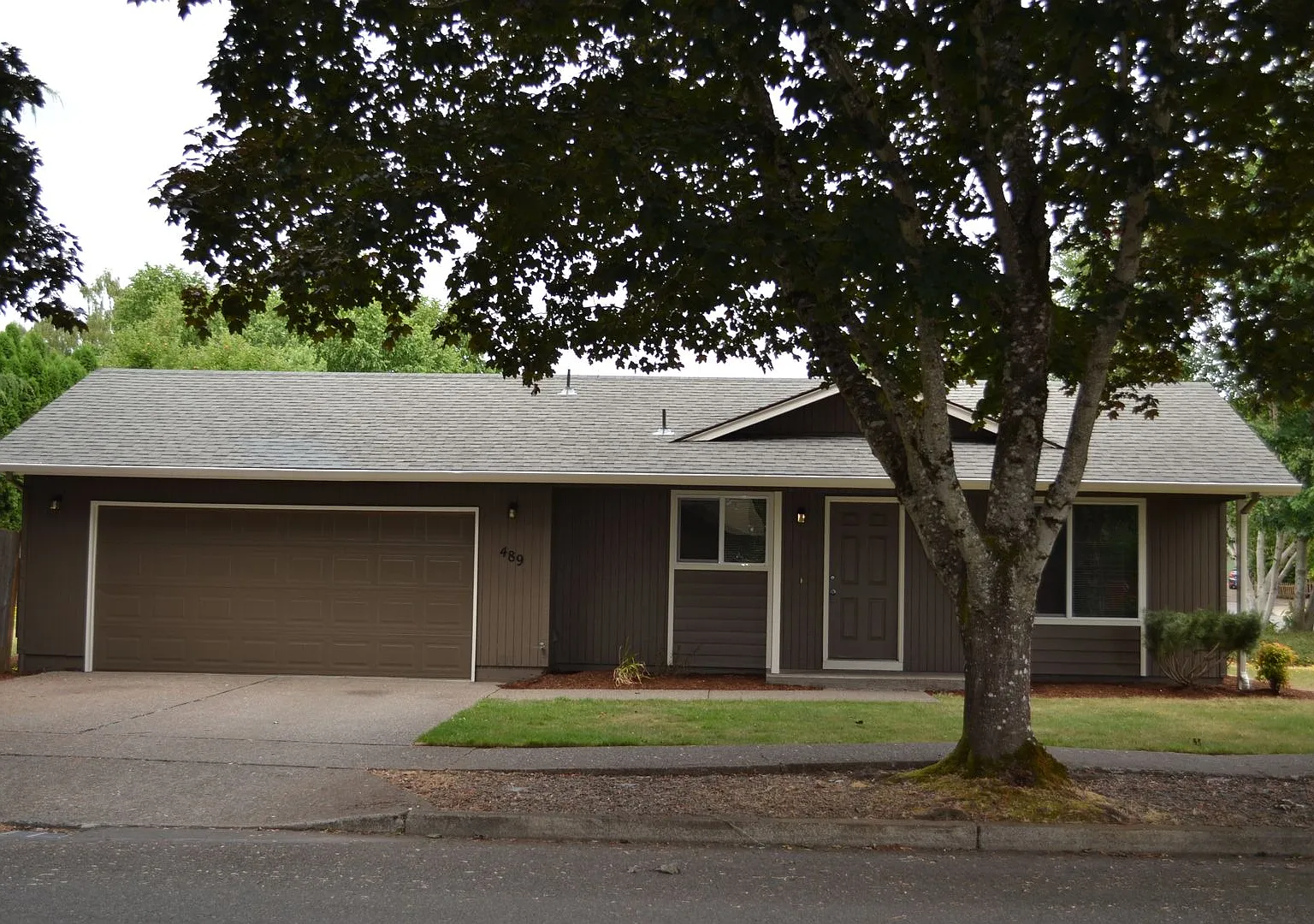 3 Bedroom 2 Bath Single Level House Located In South Salem — Photo 1
