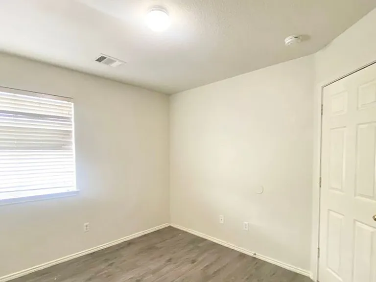 1501 Darjeeling Dr — Photo 16