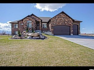 1929 W Buffalo Cir, Farmington, UT 84025