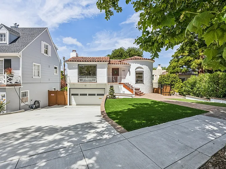 610 Hillcrest Blvd — Photo 3