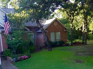 131 Sycamore Ct, Runaway Bay, TX 76426