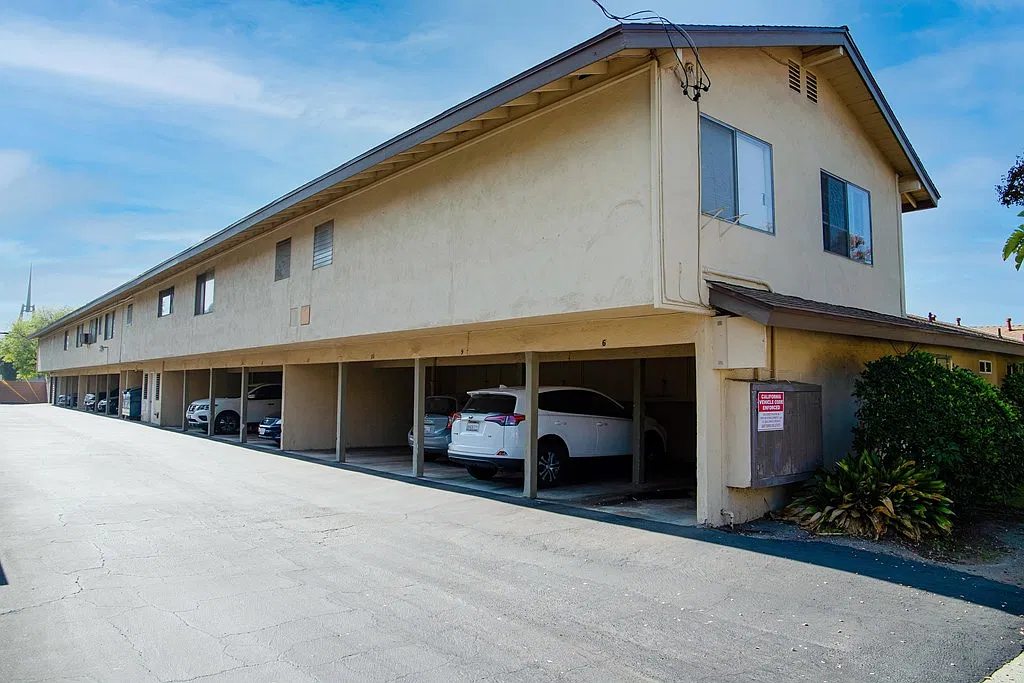 1 bed, 400 sqft, $2,000 — Photo 2