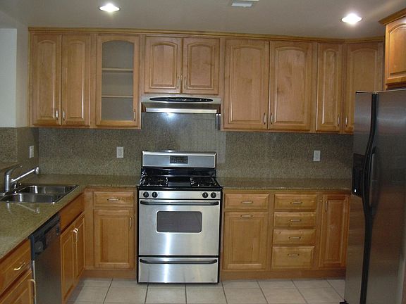 2nd image of 1717 Armacost Ave APT 3