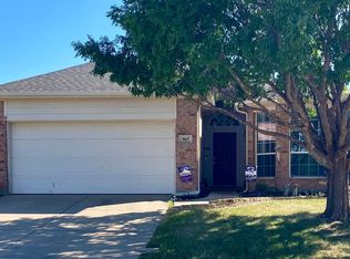 905 Rio Bravo Dr, Haslet, TX 76052