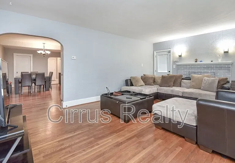 10 Parkside Pl — Photo 4