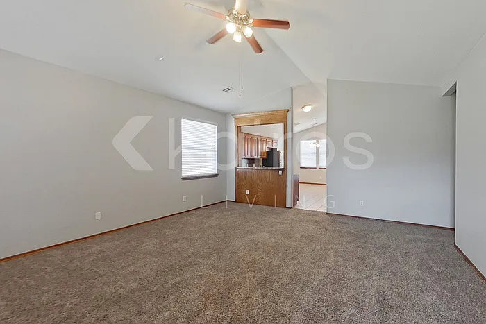 2421 Arbor Dr — Photo 3