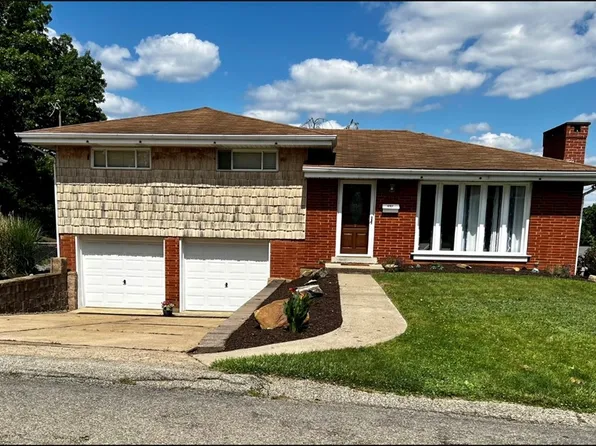 497 Toledo Dr, New Kensington, PA 15068