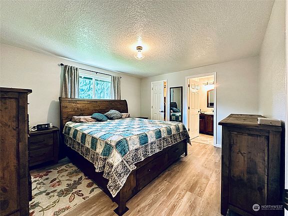 4th image of 10009 NE 63rd Street