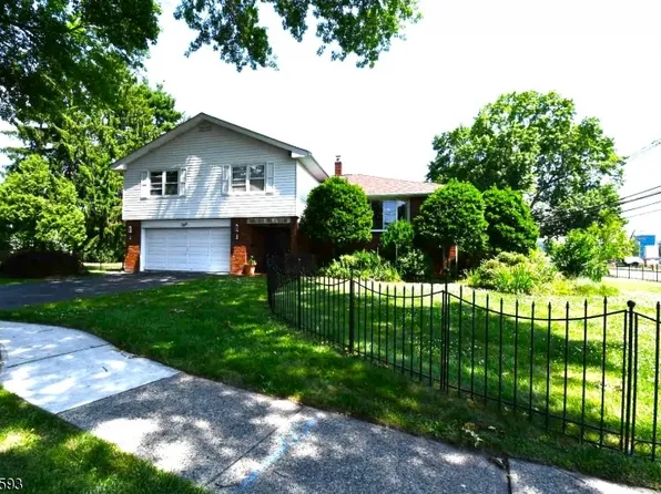 8 Chittenden Rd, Clifton City, NJ 07013