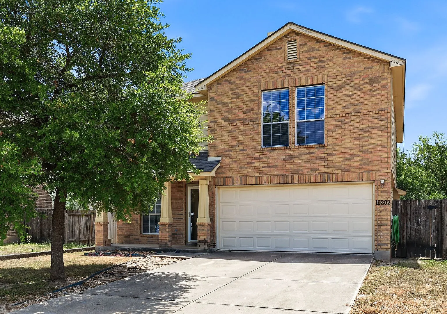 Spacious Carpet-Free Home with Loft & Private Greenbelt Backyard — Photo 1
