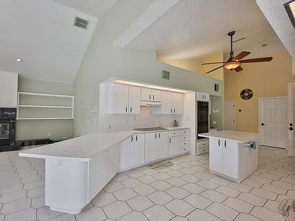 2nd image of 3317 SE Montgomery Cir
