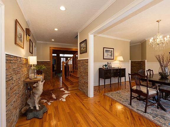 3rd image of 1252 Canoe Creek Rd