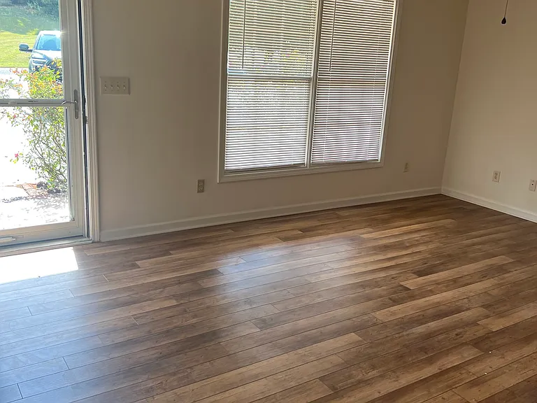 213 Enchanted Ln — Photo 2